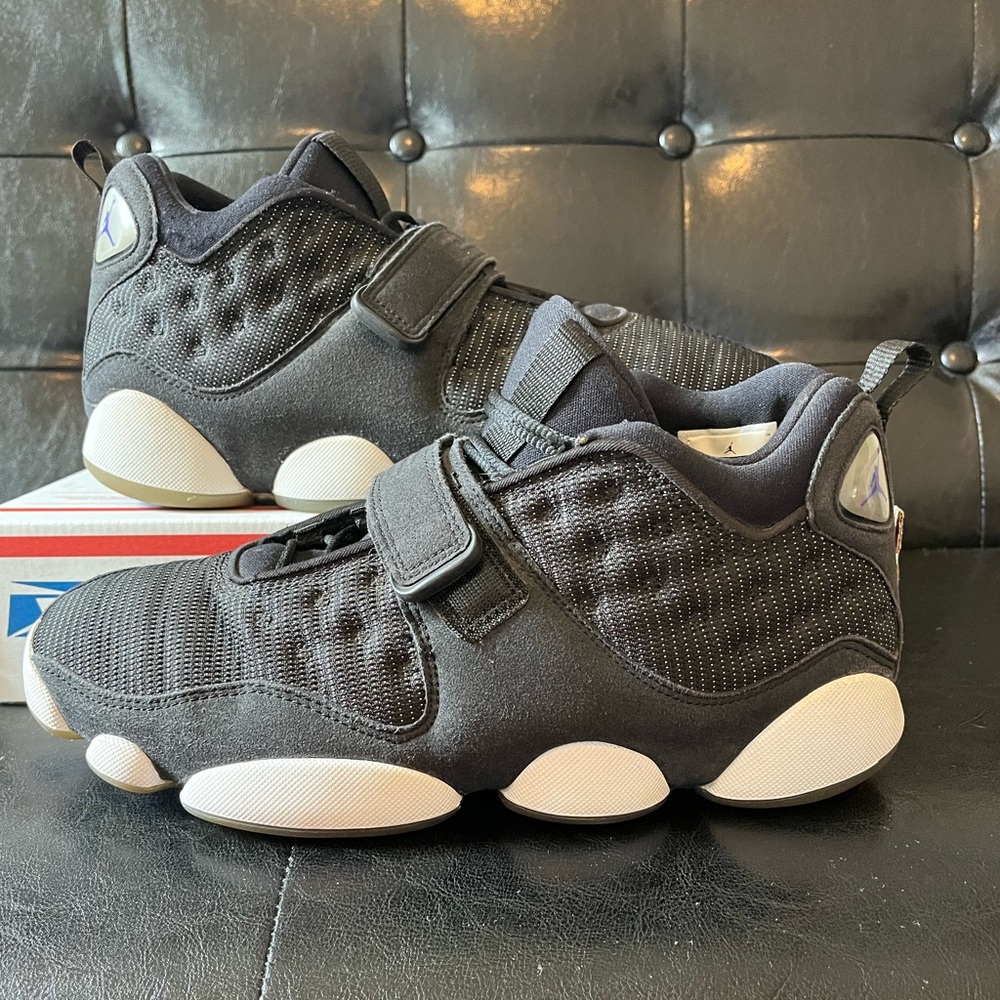 Jordan Black Cat‎ ‘Space Jam’